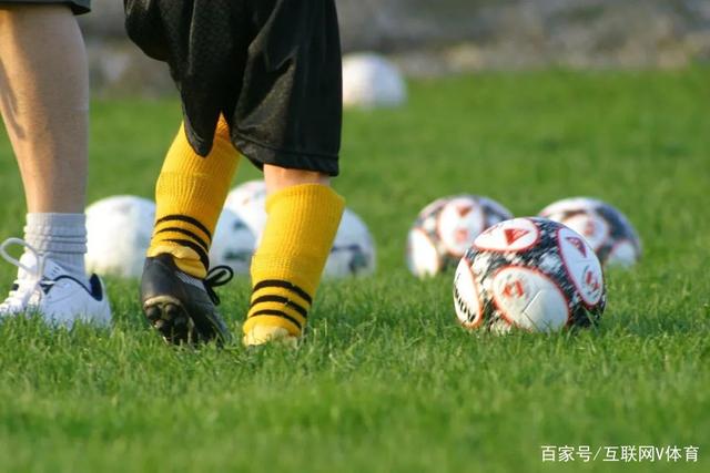 上海男篮93-101不敌广厦，两大隐患明显，球员评分出炉：胡金秋9.6王哲林7.2